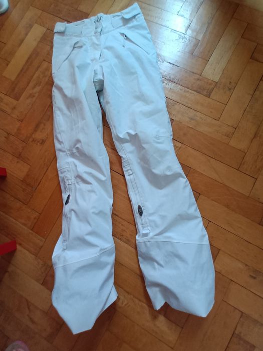 Vind pantaloni de schi pentru fete pentru  virsta 11-13ani