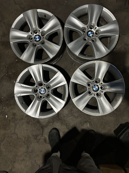 Продам  комплект шин и дисков