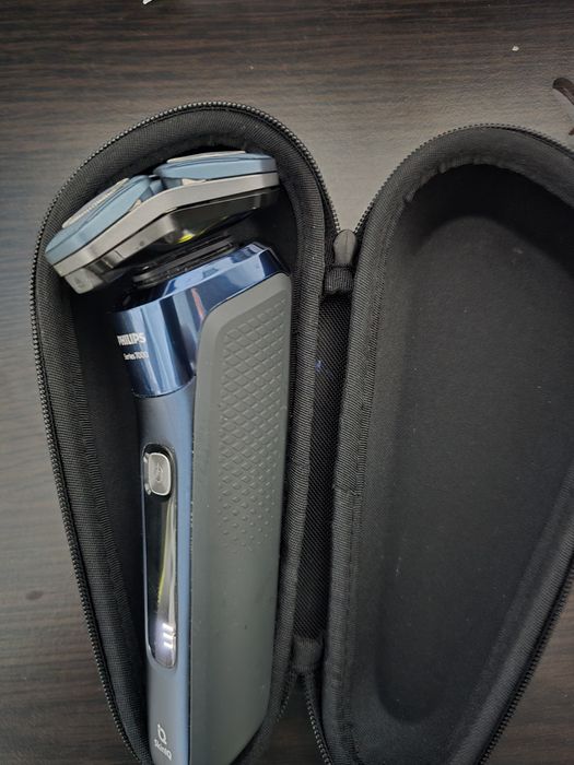 Aparat de barbierit Philips 7000 S7786/55  umed /uscat , SkinIQ