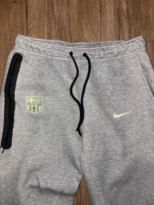 Nike Tech Fleece FC Barcelona - Размер L