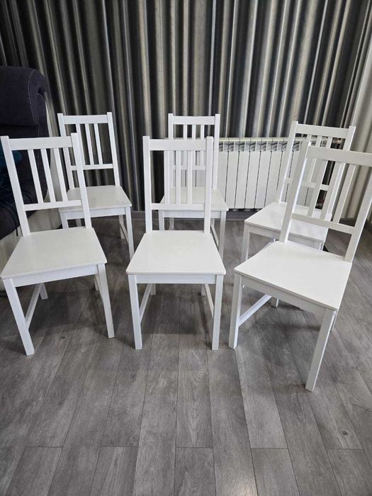 Кухонные стулья в хорошем состоянии.