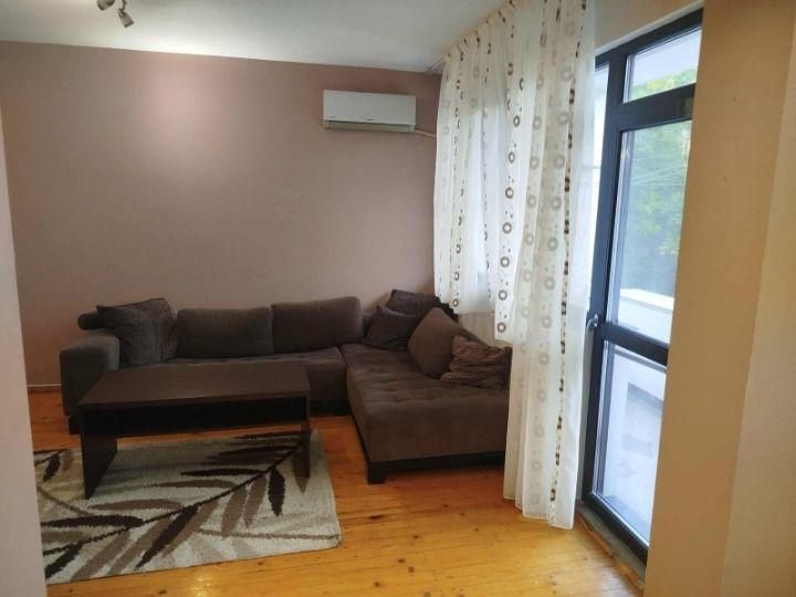 Дава се под наем Четиристаен апартамент в Пловдив, Център - 100 кв.м за 511 € - Снимка #1