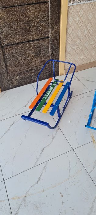 Сани для двойни и погодок