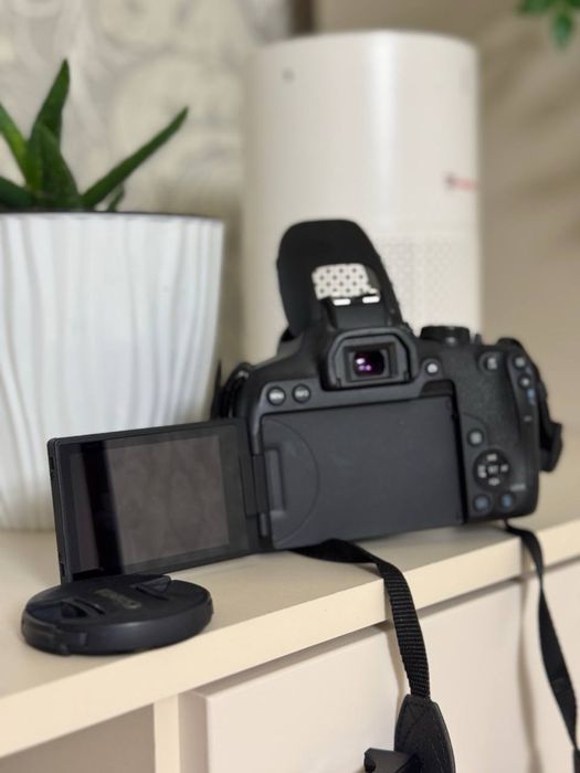 Фотоаппарат Canon EOS 850D