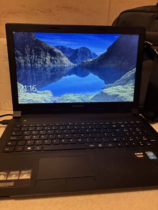 Laptop Lenovo cadou geanta pentru laptop