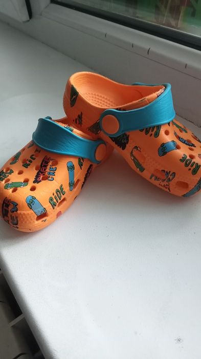 Детские кроксы для пляжа