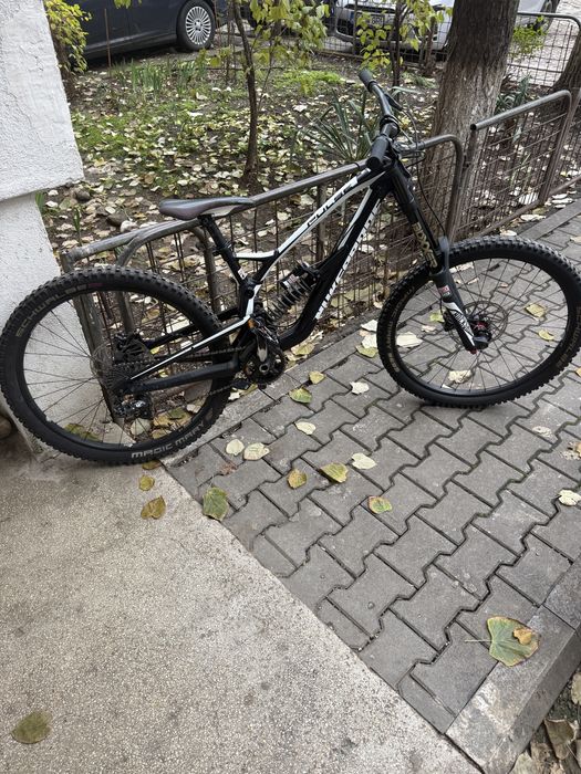 Bicicleta full suspension Nukeproof pulse comp
