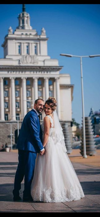 Сватбена рокля, която спира дъха още от първия поглед !