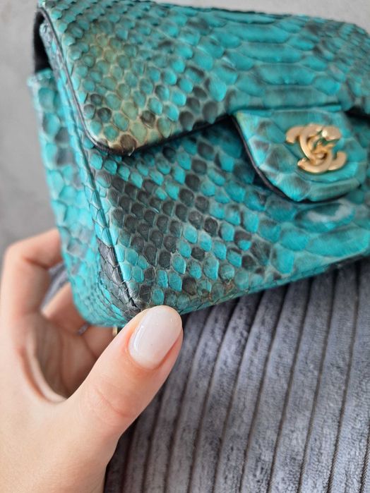 Продавам чанта на Chanel