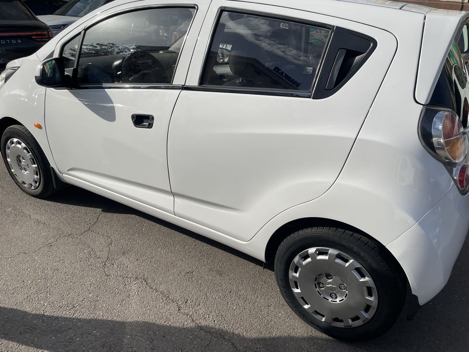 Спарк 2011 сотилади