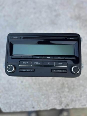 Unitate radio CD player Volkswagen Passat