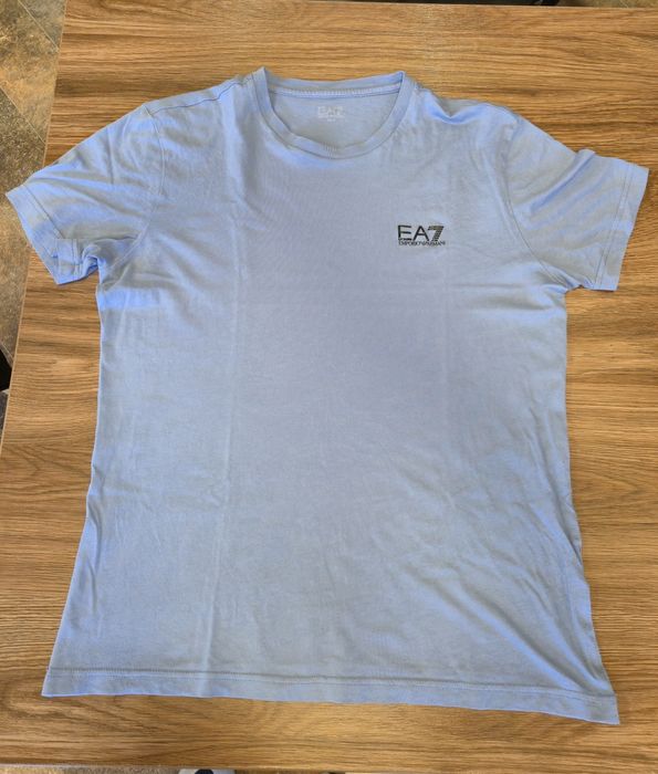 EA 7  анцунг и тениска