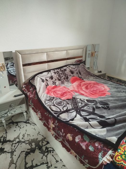 Спальня горнитур сотилади