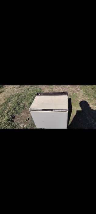 Газов Хладилник  Elektrolux на 12 волта и 220 волта.