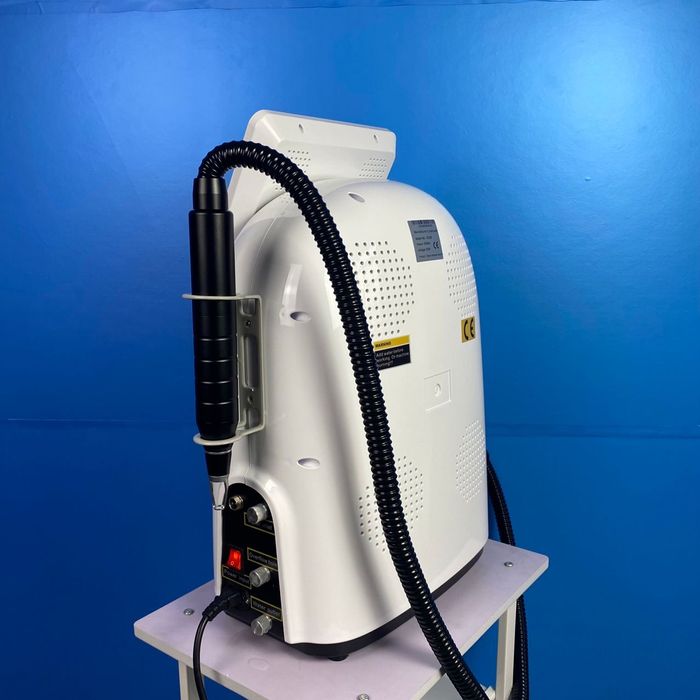 Пико лазер за карбонов пилинг,  премахване на татуировки и петна 2000W