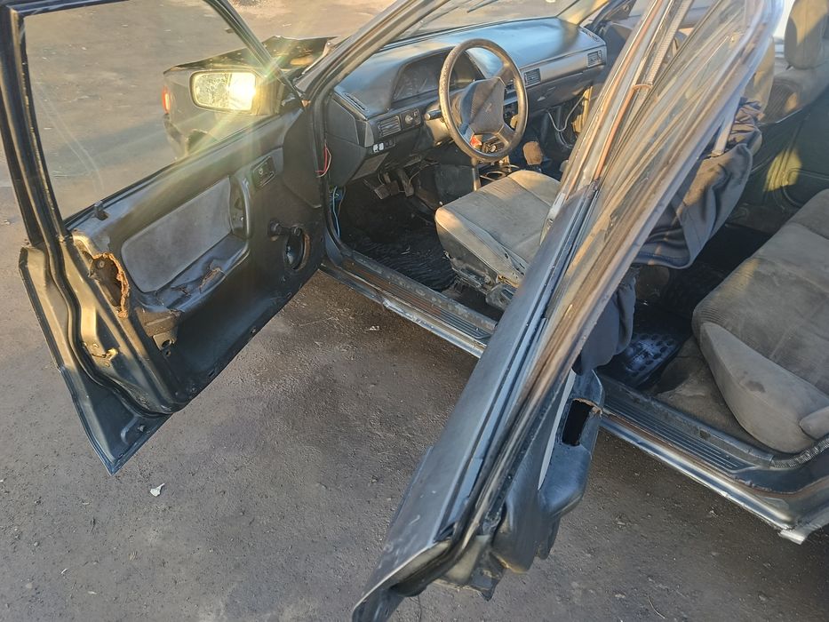 Мазда 323 на ходу