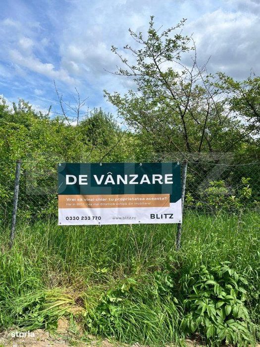 Teren intravilan ,cu vegetatie, 2700 mp, zona Siret