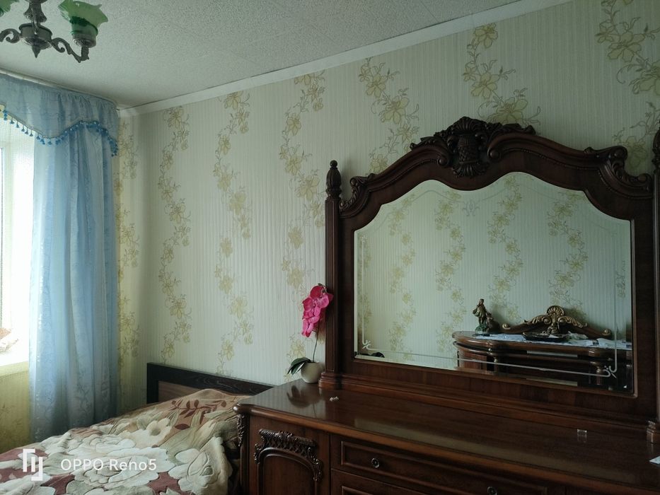 Продам  зеркало с тумбой