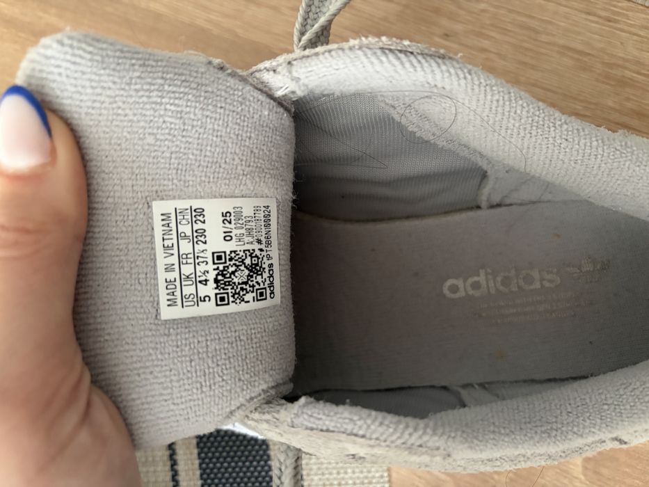 Адидас маратонки запазени