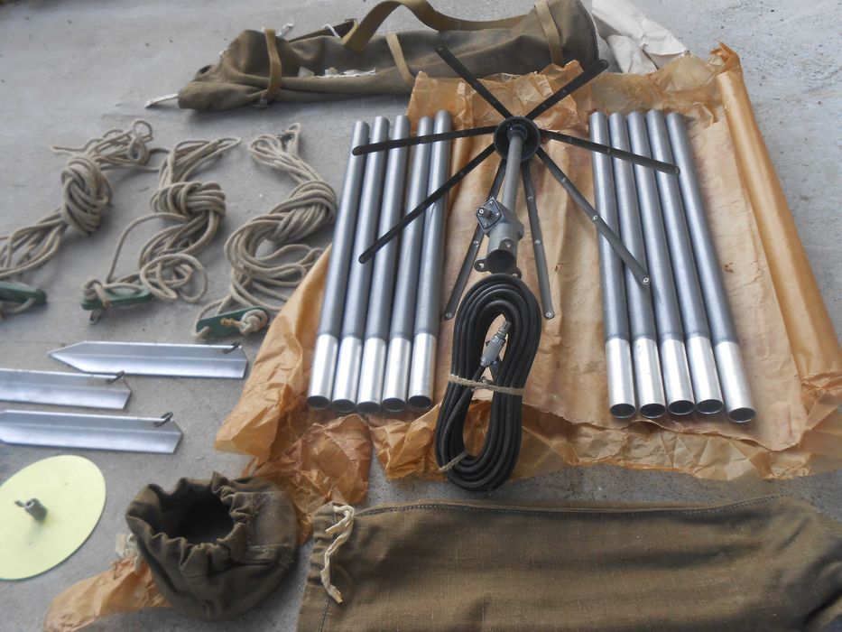 Антена / Мачта СССР /военна,армейска/ и радиостанция Р-105 м гр. Велико ...