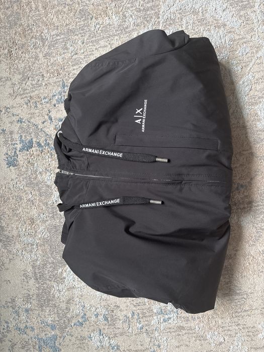Легкая куртка ARMANI EXCHANGE в черном цвете в размере L