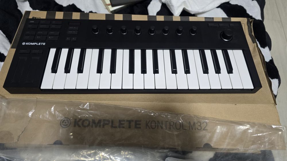 Clapa Komplete control M32