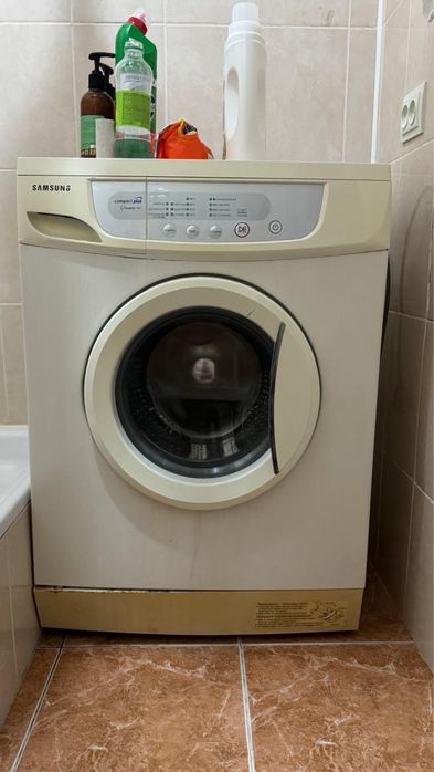Продам стиральную  машинку