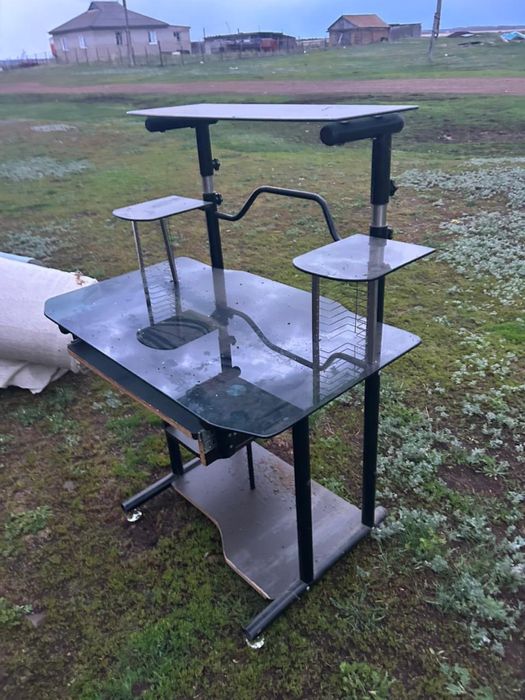 Продам компютерный стол