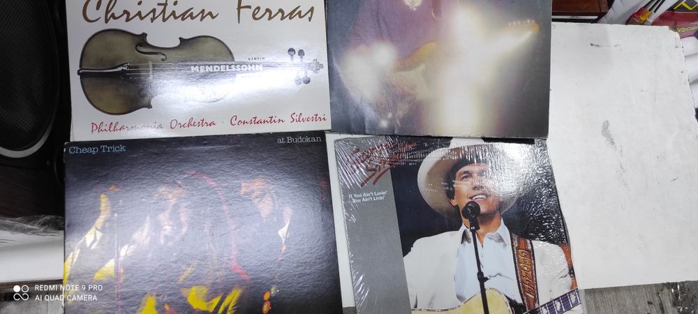 Виниловые пластинки в Алматы