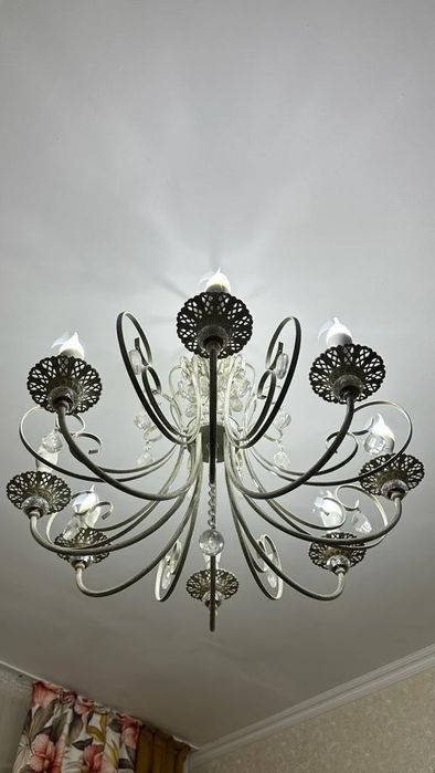 Продам срочно люстры