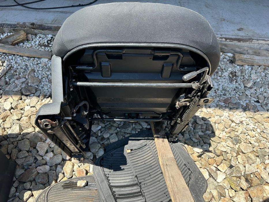 Седалки за Нисан микра