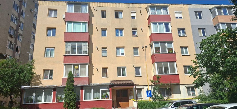 Apartament 2 camere renovabil 43 mp in zona linistita cartier Noua . Comision ZERO
