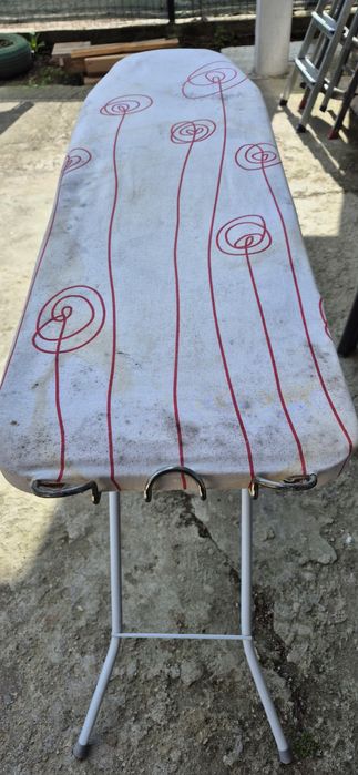 Masă de calcat în stare bună
