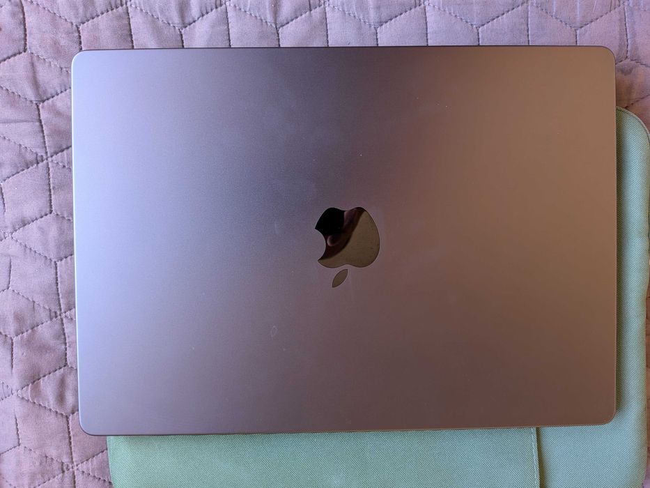 MacBook Pro 14" M5 10-CPU, 10-GPU, 16GB RAM, 512GB SSD В ГАРАНЦИЯ 27/01/2027г