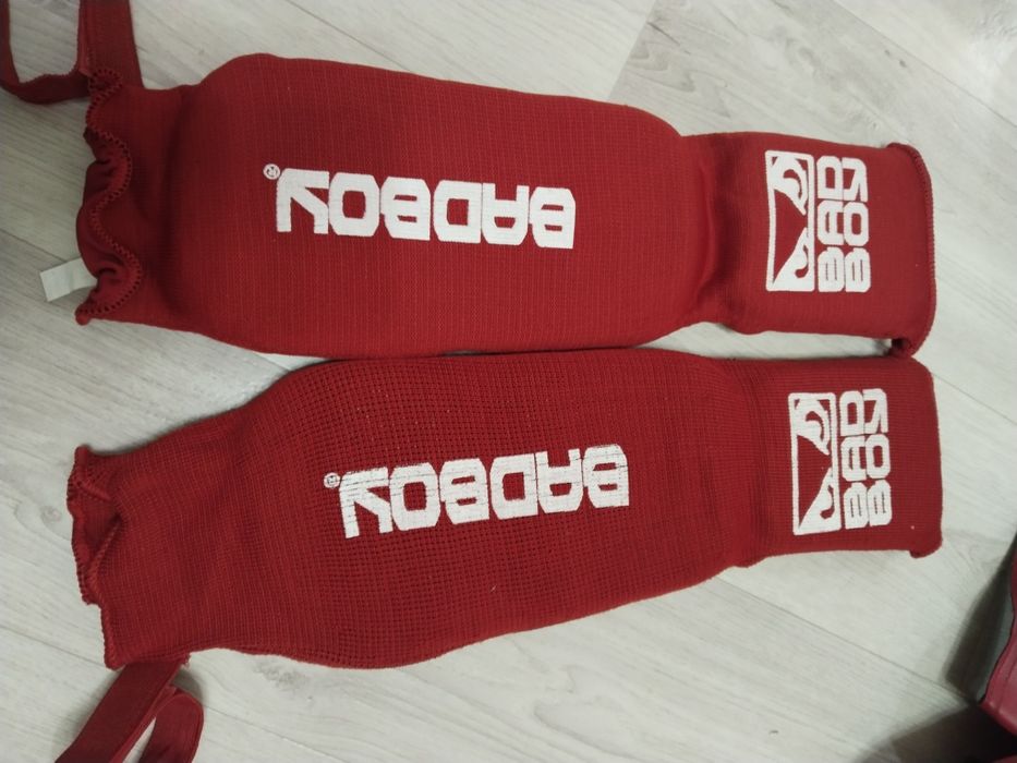 Шлем перчатки для бокса продам