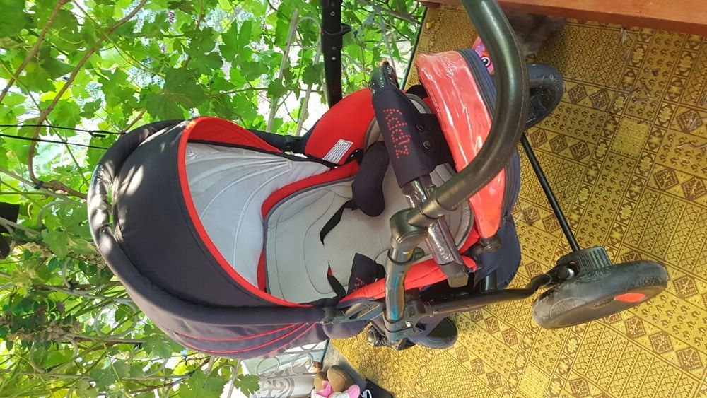 Продам коляску с рождения до 3 лет