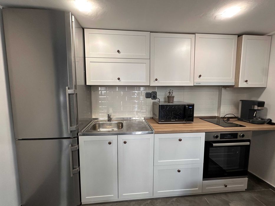 Продава се Тристаен апартамент в Варна, Операта - 80 кв.м за 11 €/кв.м - Снимка #2