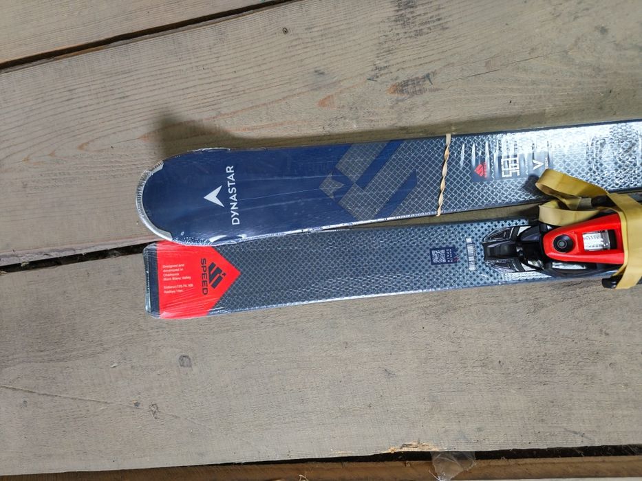 Schiuri Dynastar Speed 563 (170 cm) + Legături Look NX 12 - NOI, SIGILATE
Descriere: