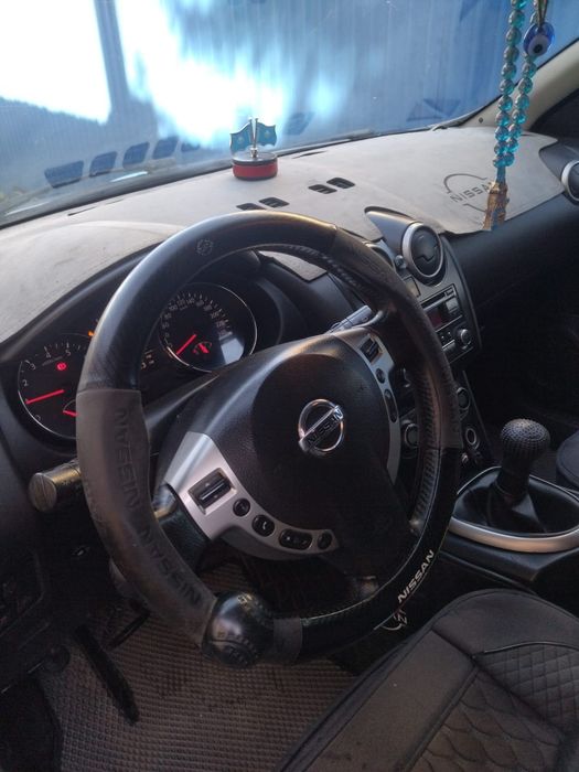 Продам машину Nissan