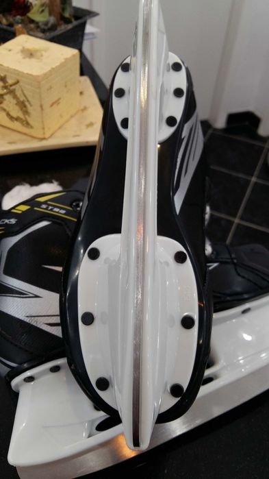 vand patine hochei pentru copii