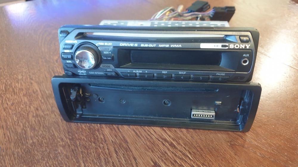 Авто радио плеър музика за кола Сони Sony CD MP-3 AUX