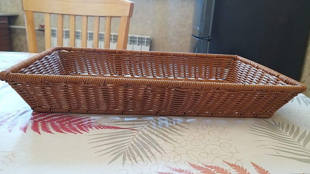 Плетеная корзина, витрина