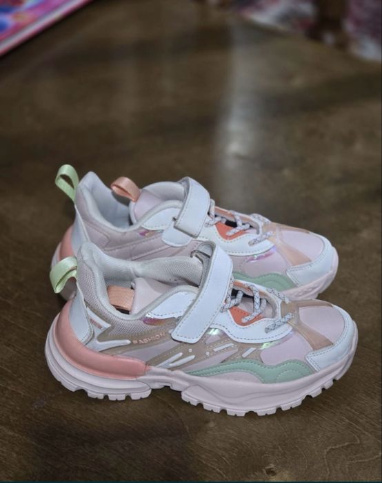 Кроссовки детские новые