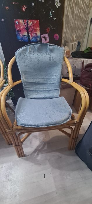 Диван деревянный