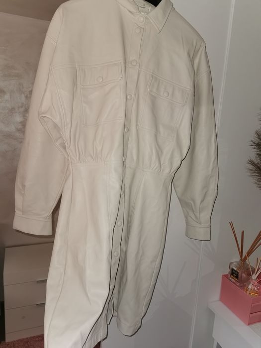 Reserved бежов кожен тренч