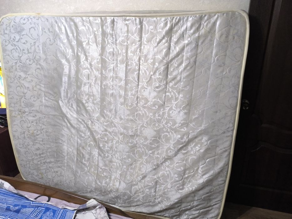 Отдам бесплатно матрас