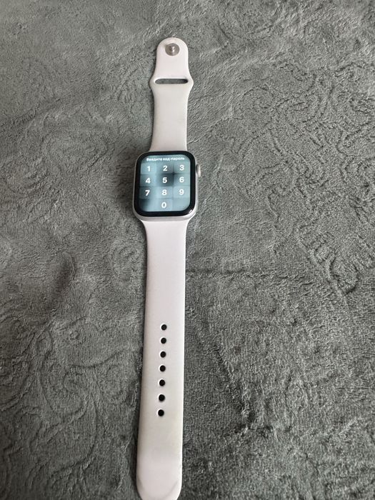 Продам apple watch 4 44mm silver