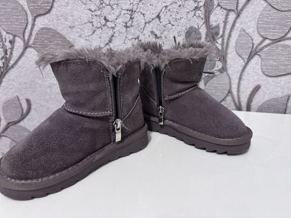 Продам детские сапожки