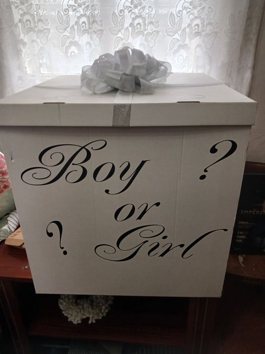 Отдам коробку большую  бесплатно