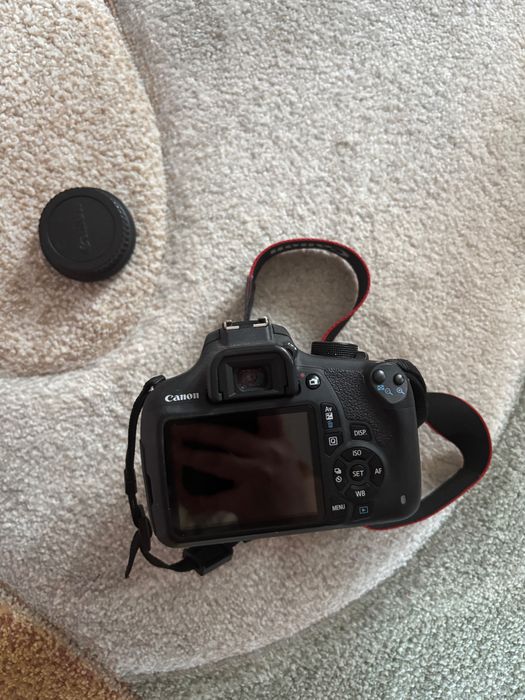Фотоапарат Canon EOS 1200D